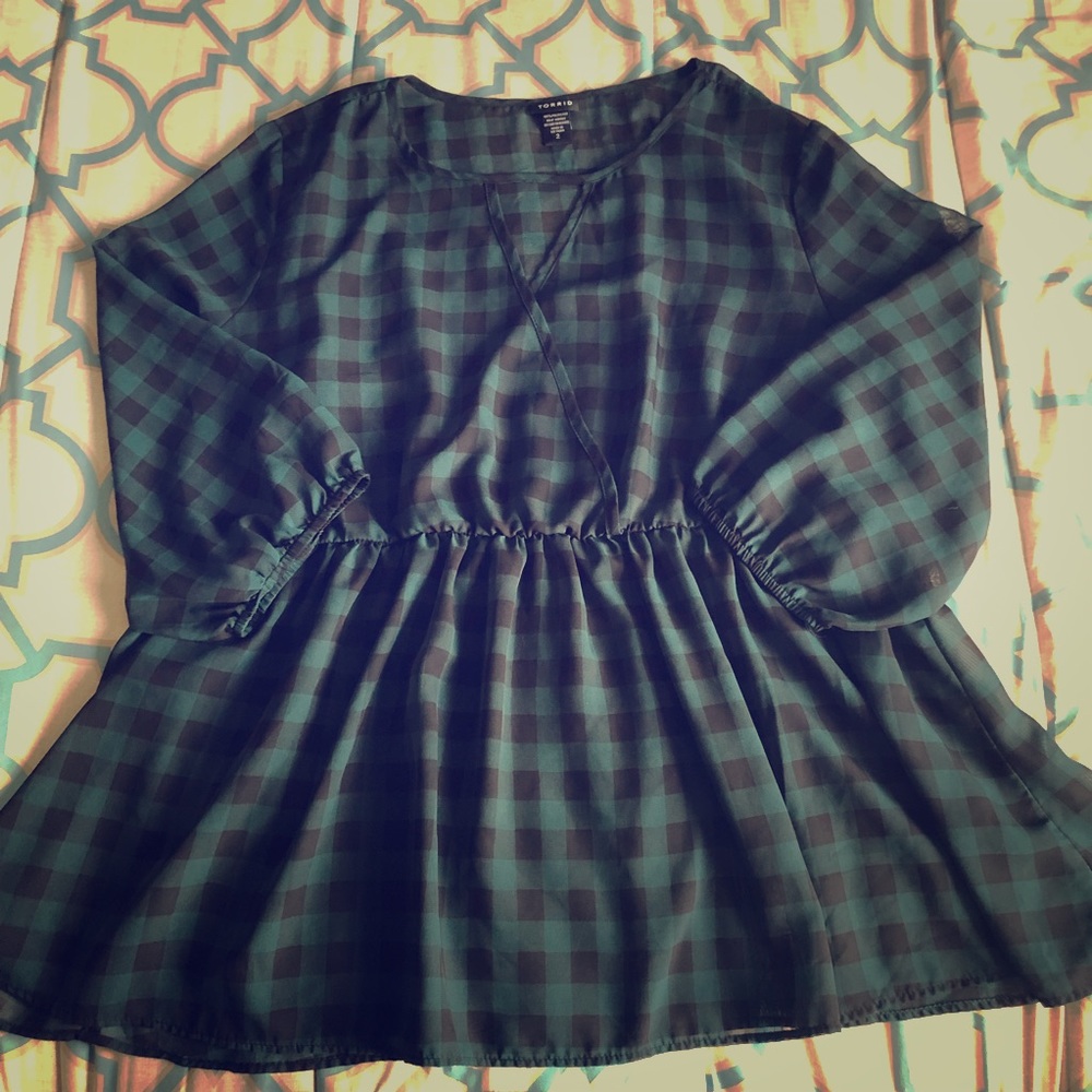 TORRID SIZE 2 black and green blouse